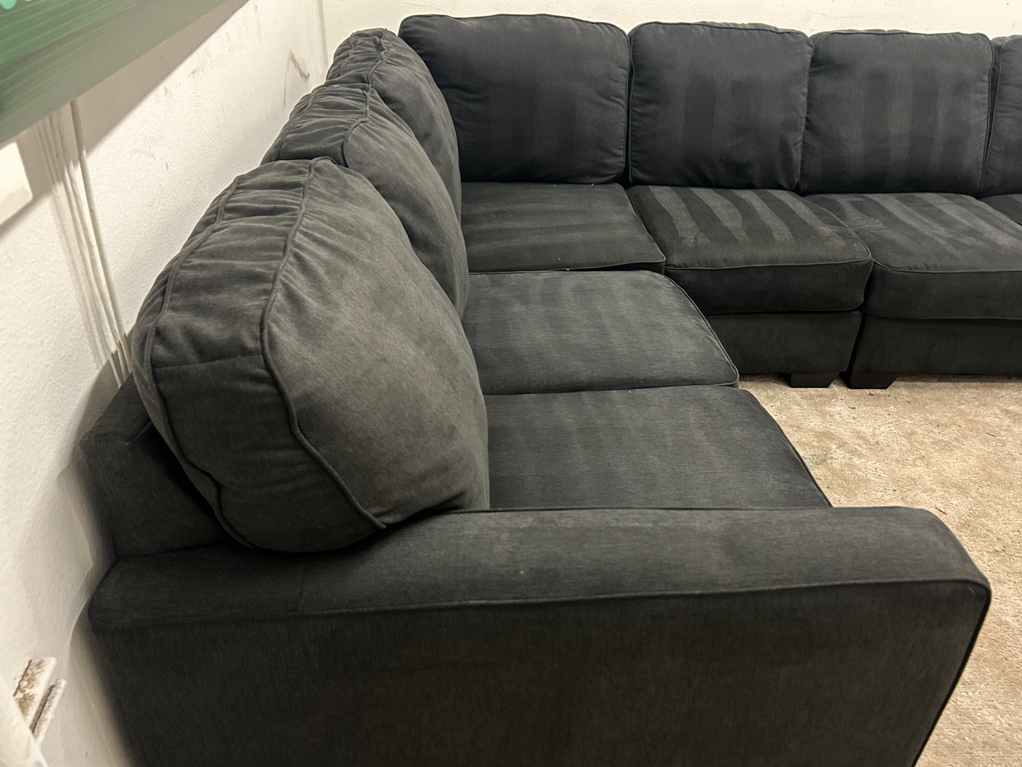 Beautiful Refurbished 🧼 Ashley's Sectional Couch - Delivery Available!