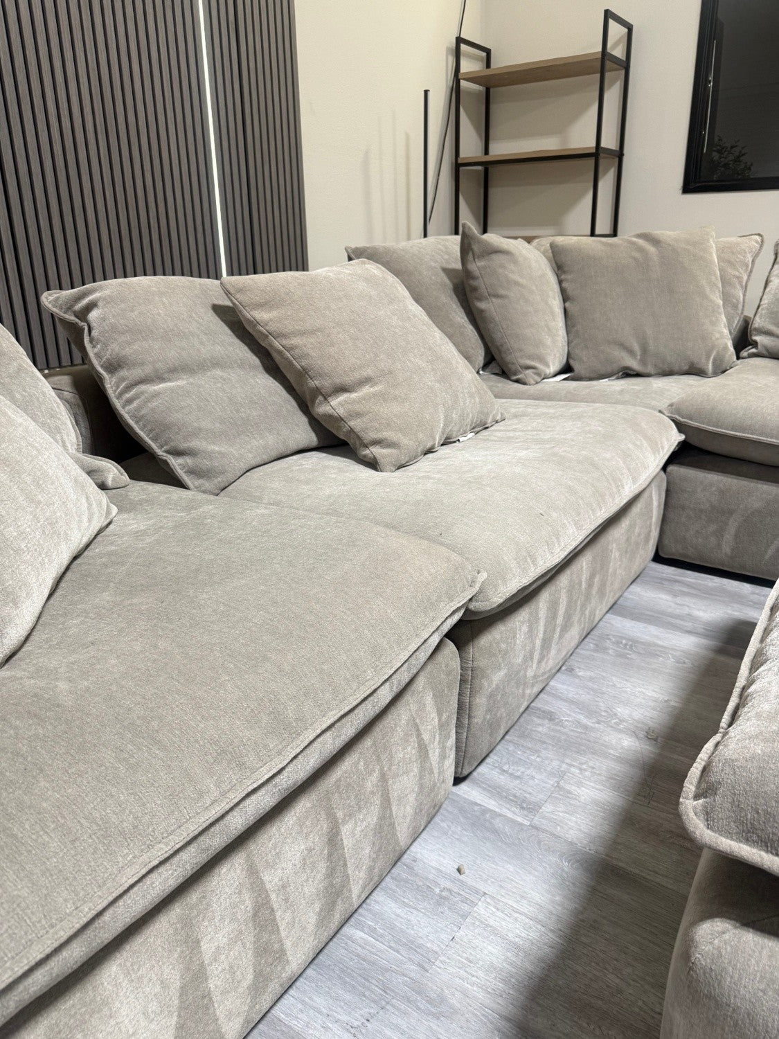 Aiden & Ivy Sereen 6 Piece Modular Sofa