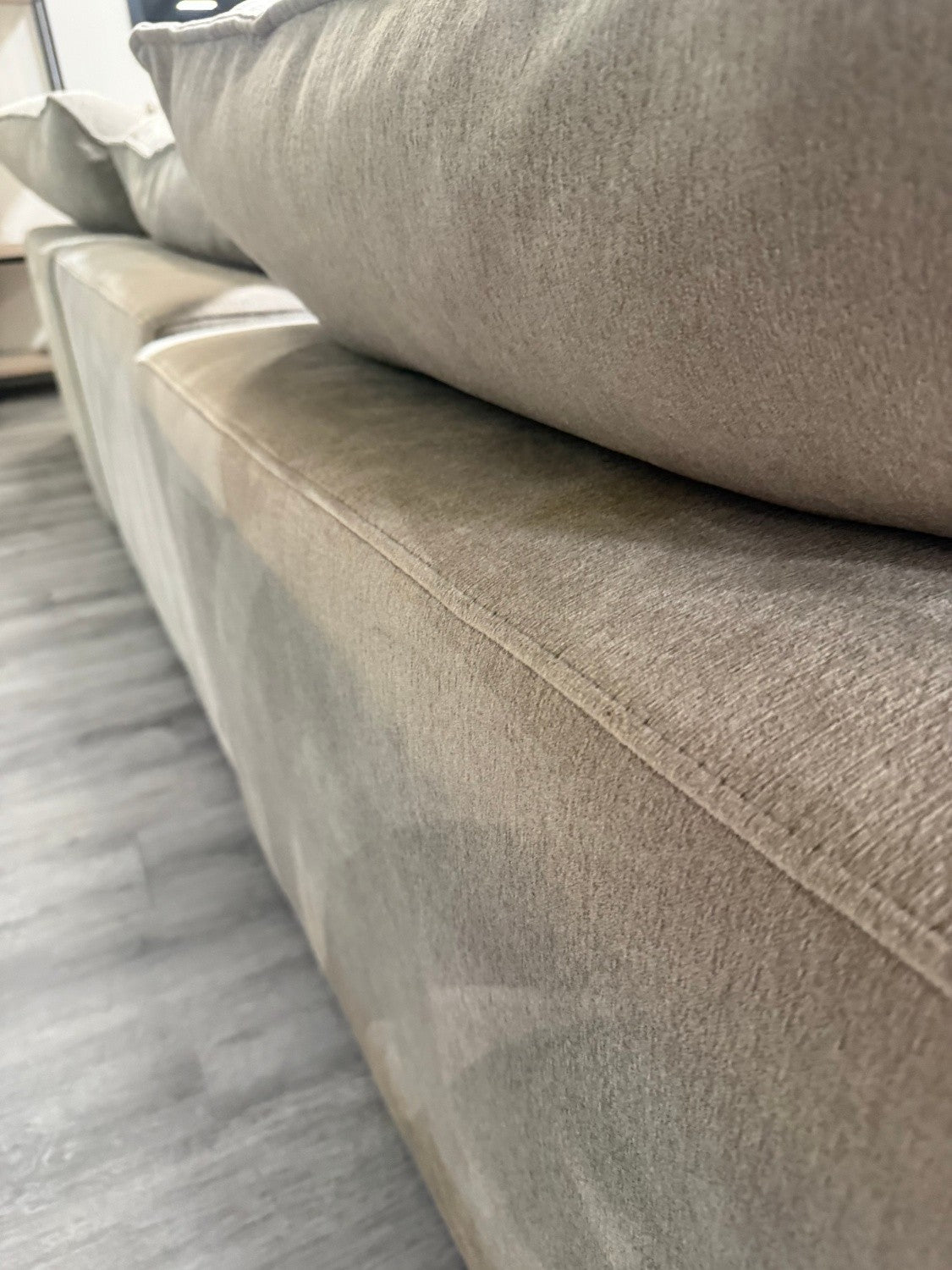 Aiden & Ivy Sereen 6 Piece Modular Sofa