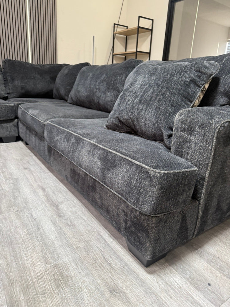 Ashley Rawcliffe 3 Piece Sectional Sofa
