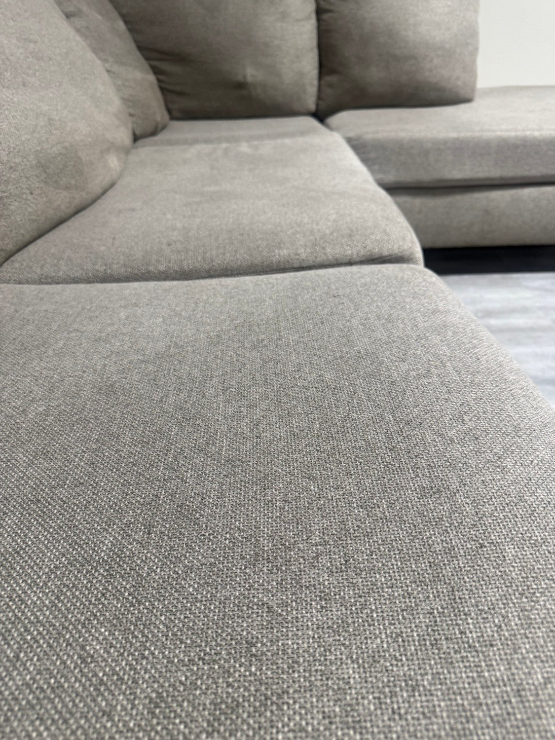 60% OFF Santasia Sectional Sofa with Chaise  –  Certified Clean + Free OC Delivery