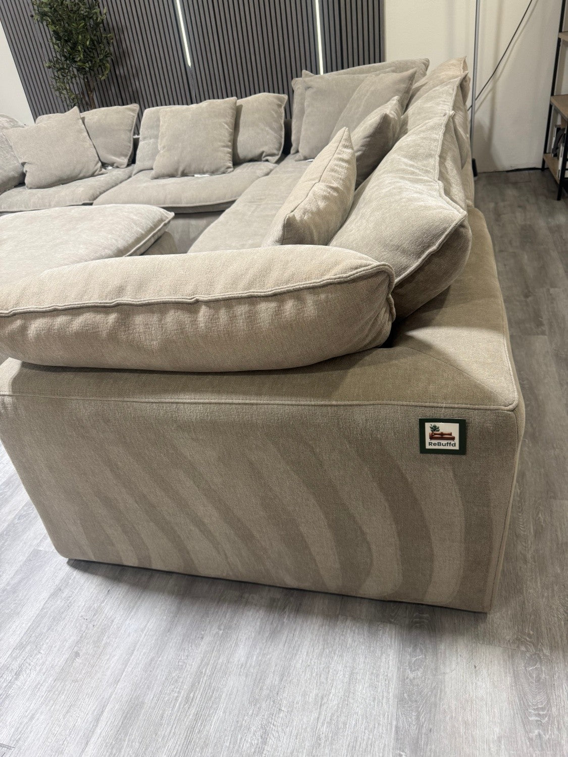 Aiden & Ivy Sereen 6 Piece Modular Sofa